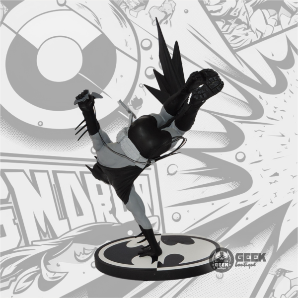DC™ Colletibles Batman Black and White Statue by Sean Murphy - Image 4