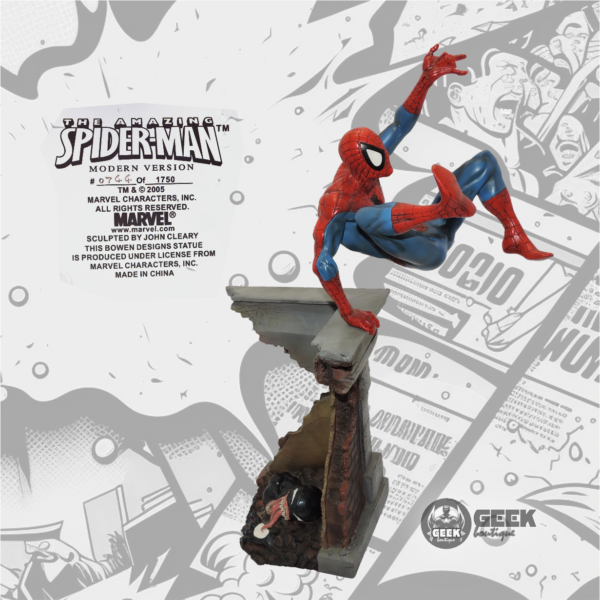 Marvel™ Limited Edition Spider-man Statue - Image 2