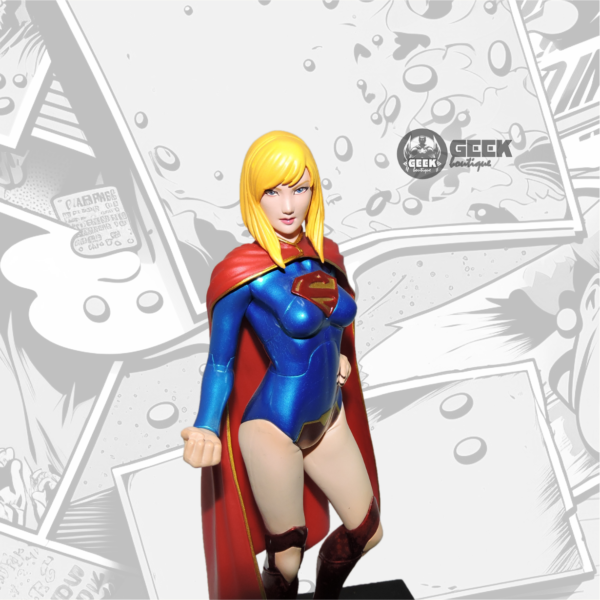 DC Comics™ Supergirl ArtFX Figure
