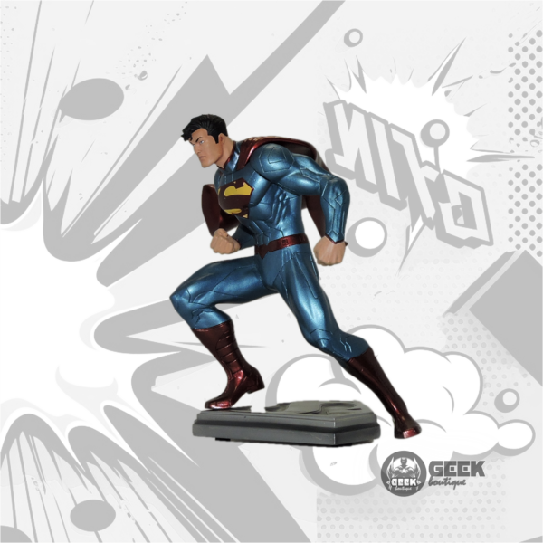 DC™ Colletibles Superman Metallic Statue - Image 3