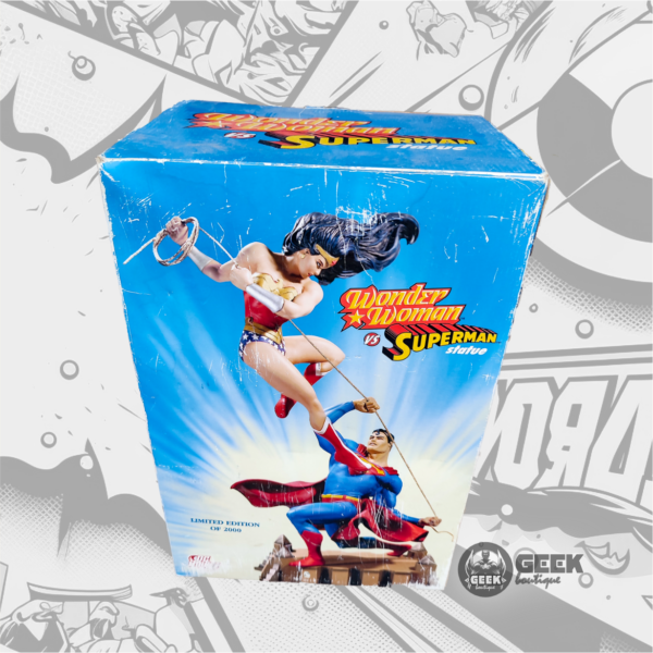 DC™ Limited Edition Superman vs Wonder Woman Statue - Image 7
